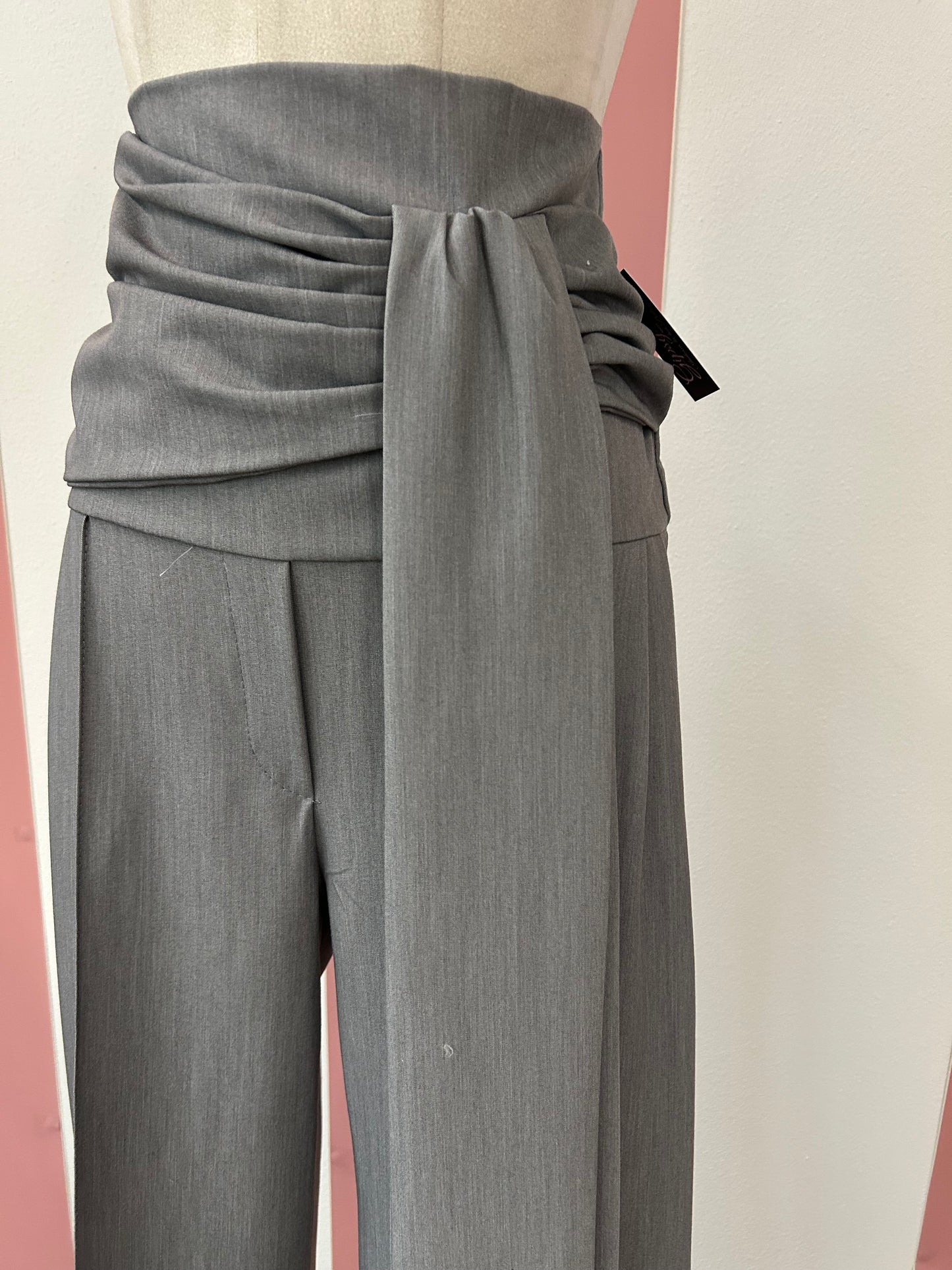 Pantalone vita altissima con fusciacca