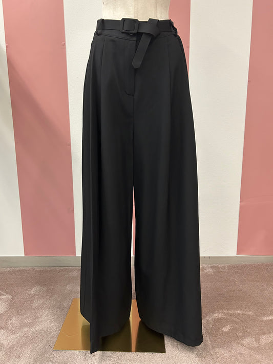 Pantaloni N 28