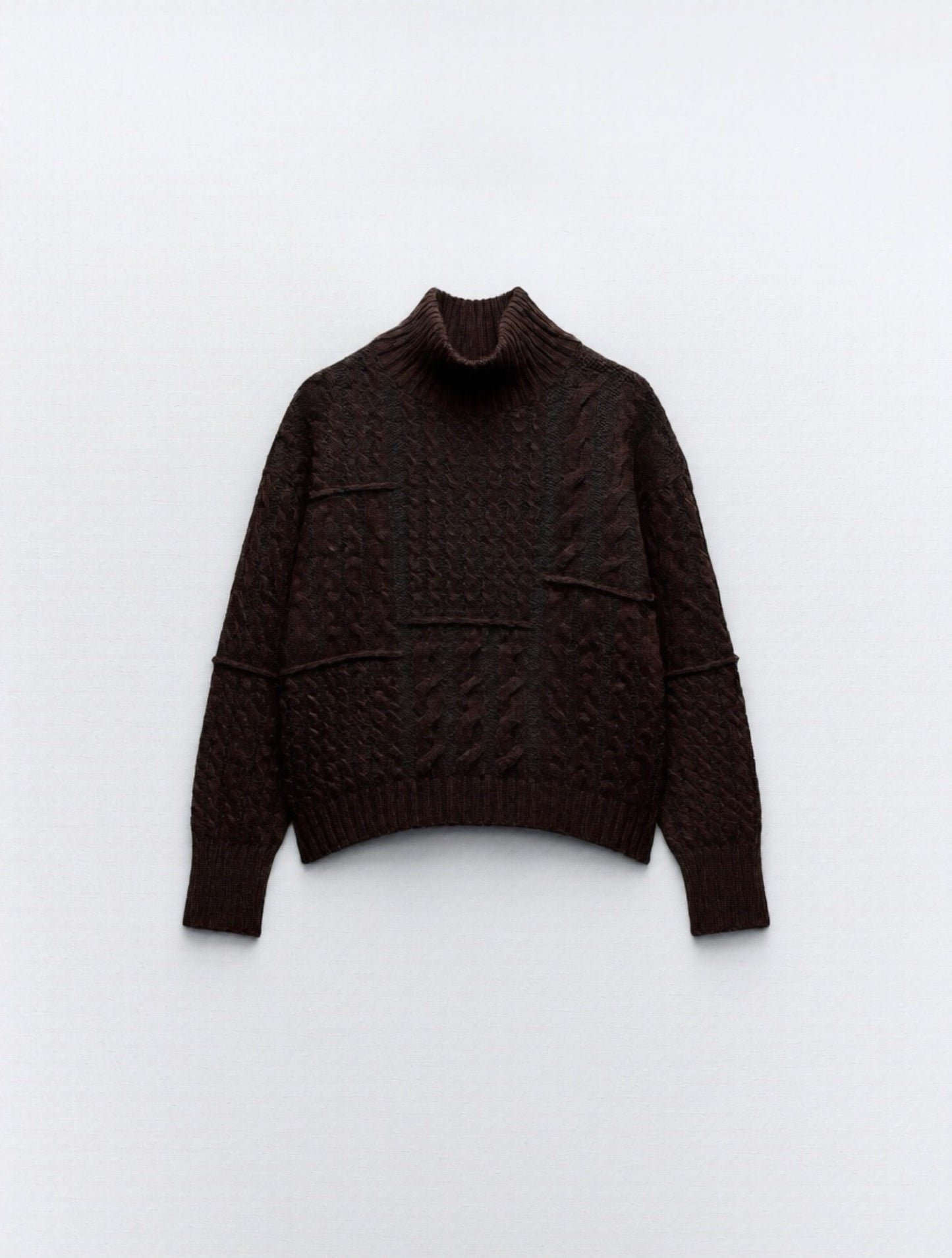 Maglione dolcevita trecce