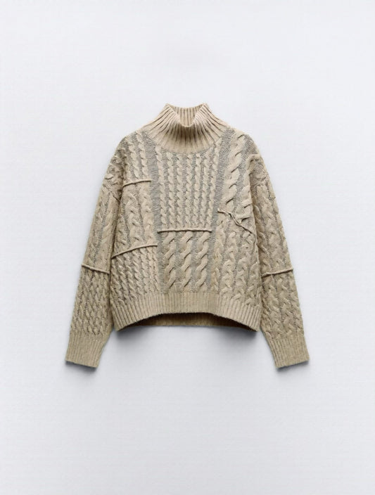 Maglione dolcevita trecce