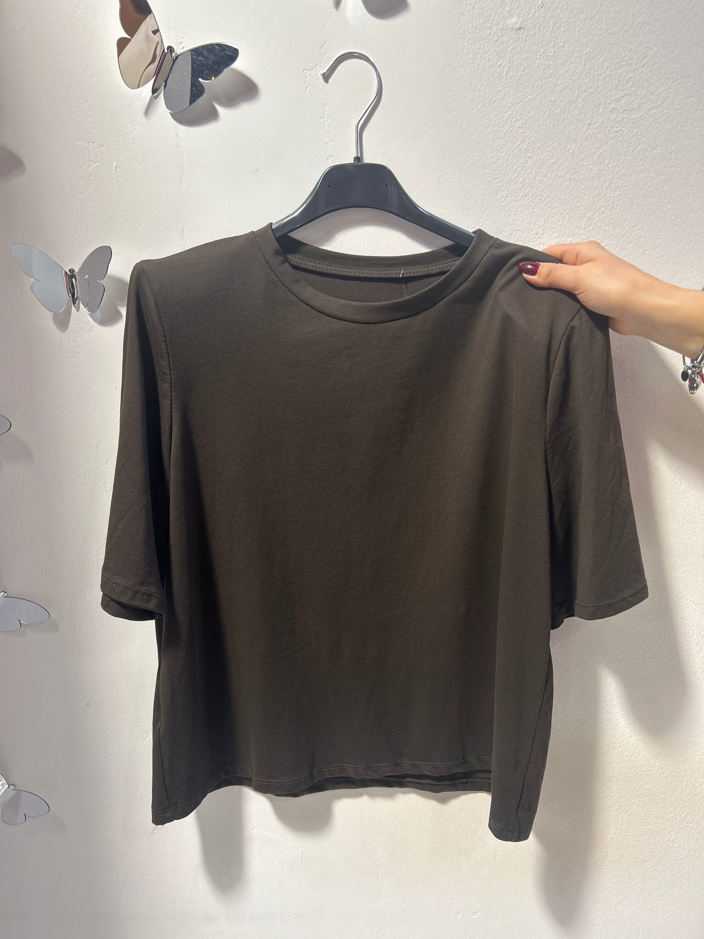 T-shirt spalline imbottite