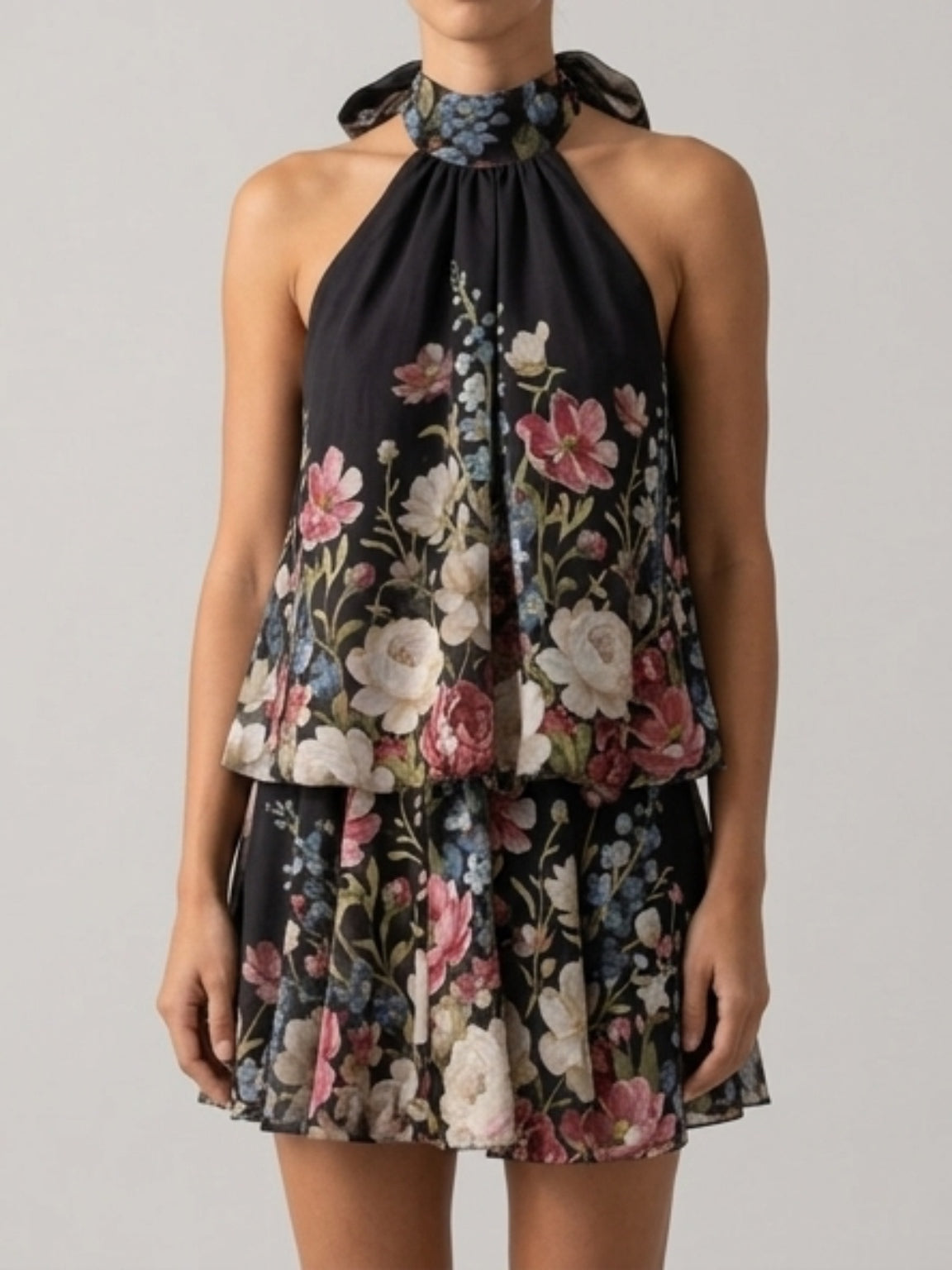Abito con pantaloncino floreale