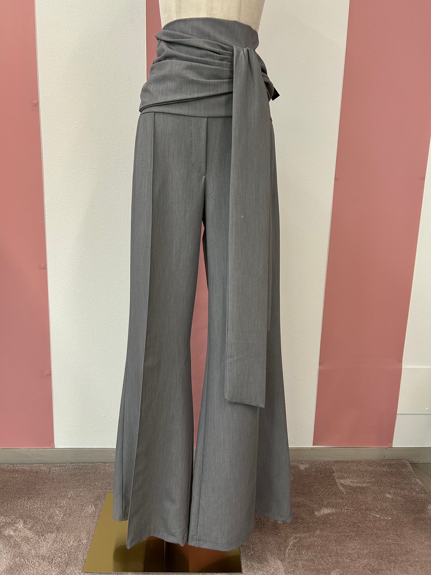 Pantalone vita altissima con fusciacca