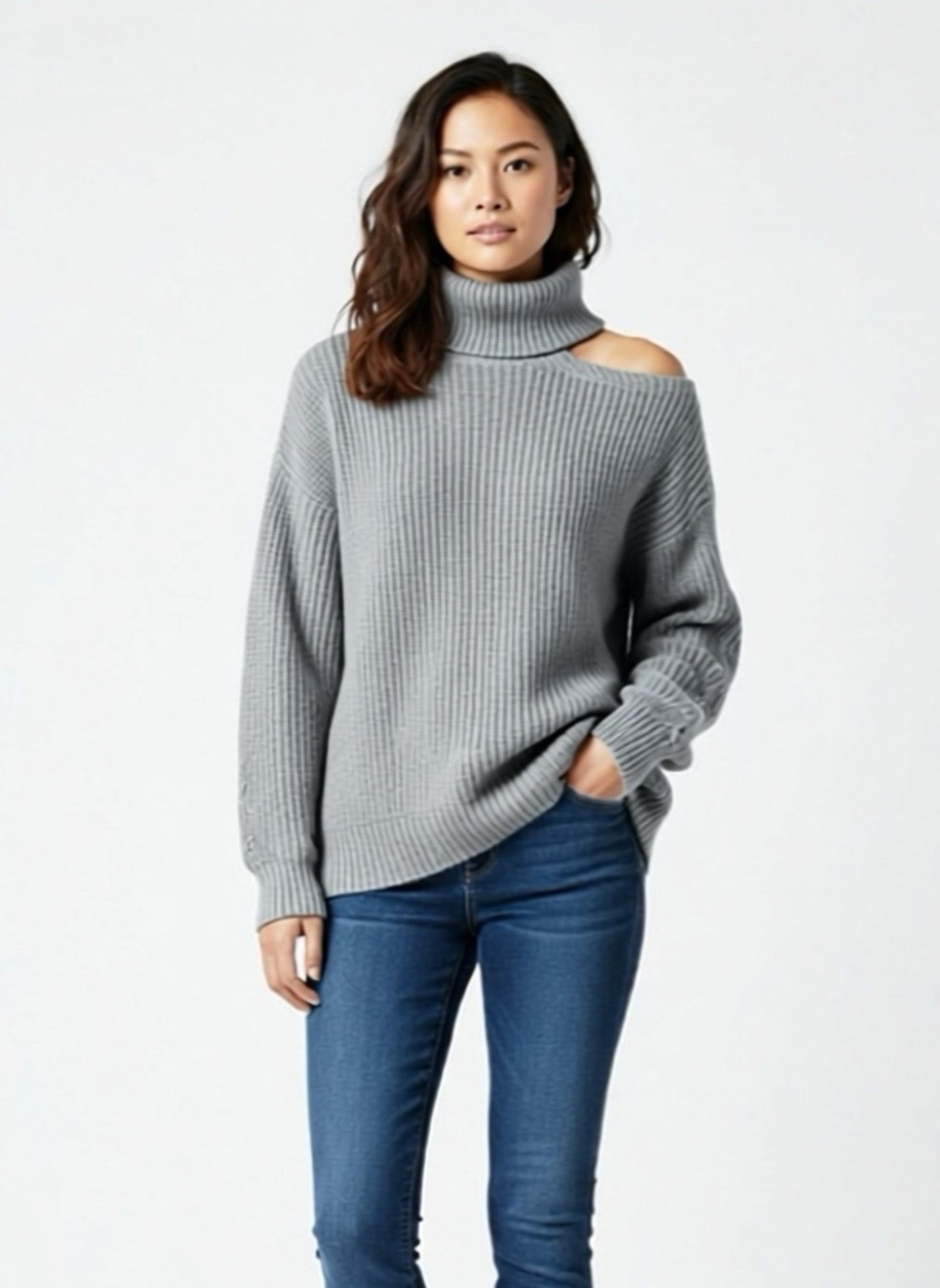 Maglione dolcevita buco spalla