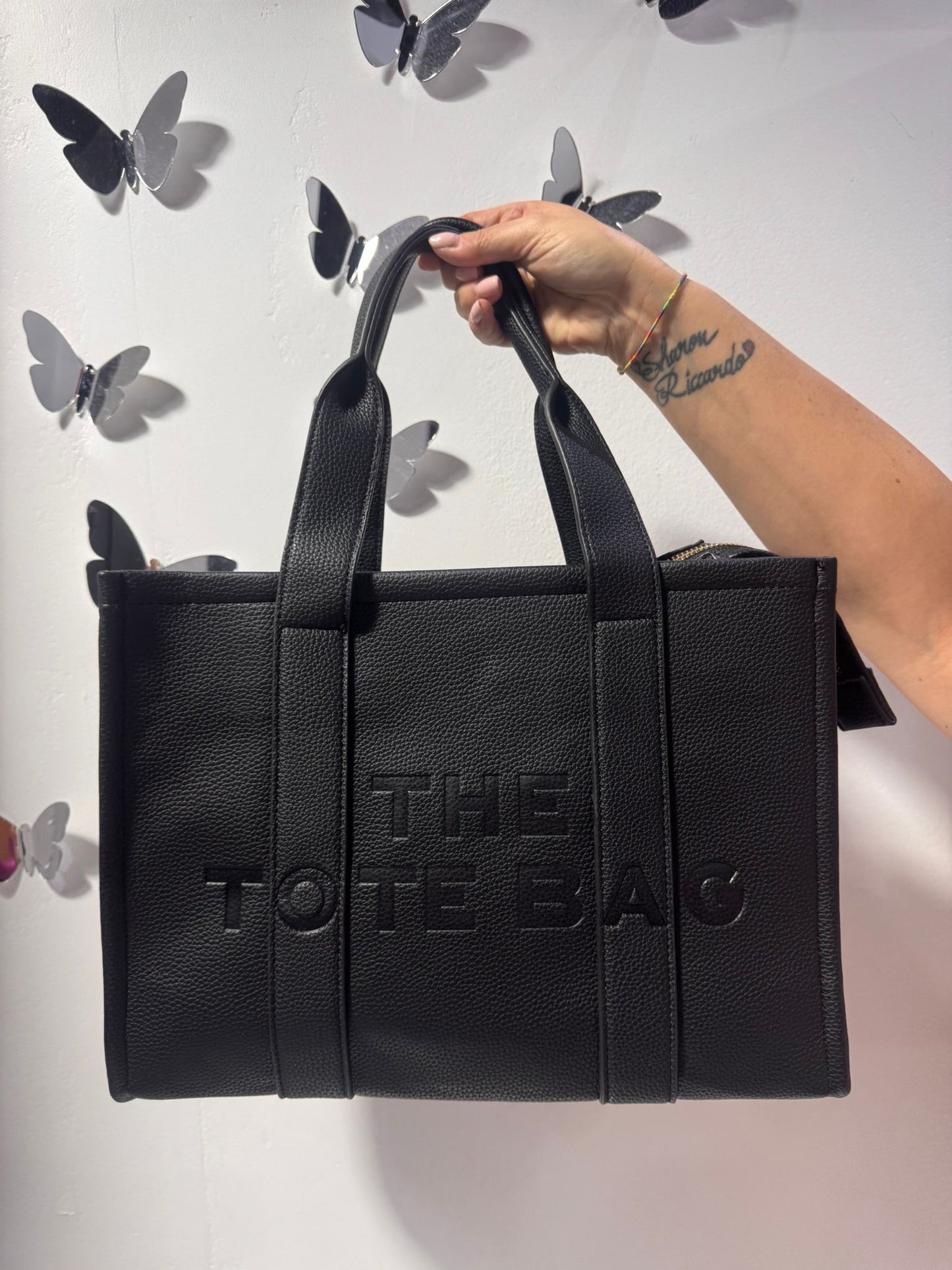 The tote bag media