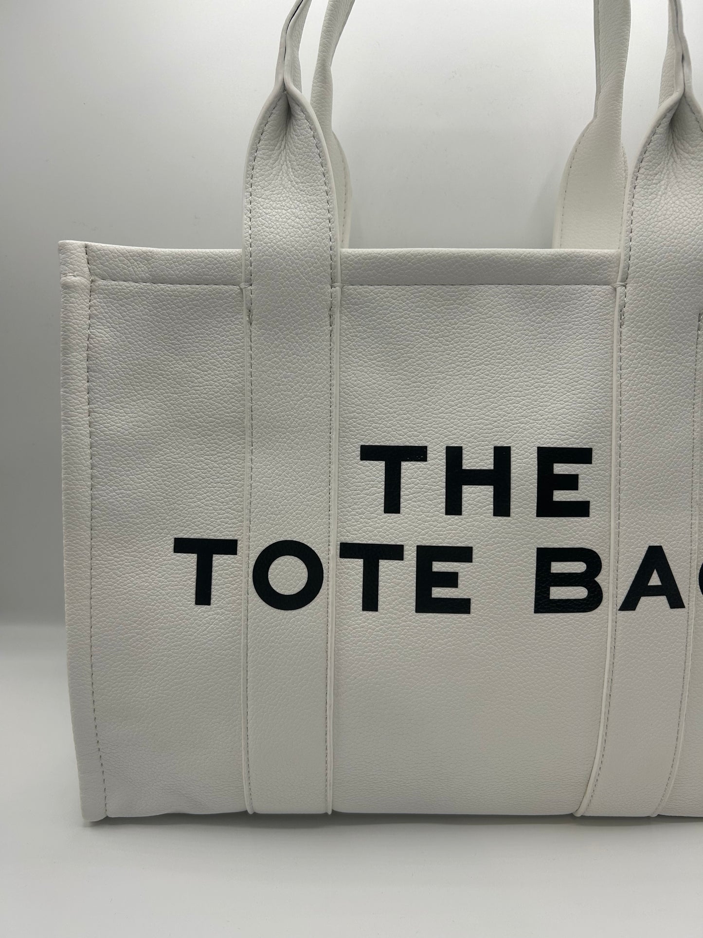 The tote bag media