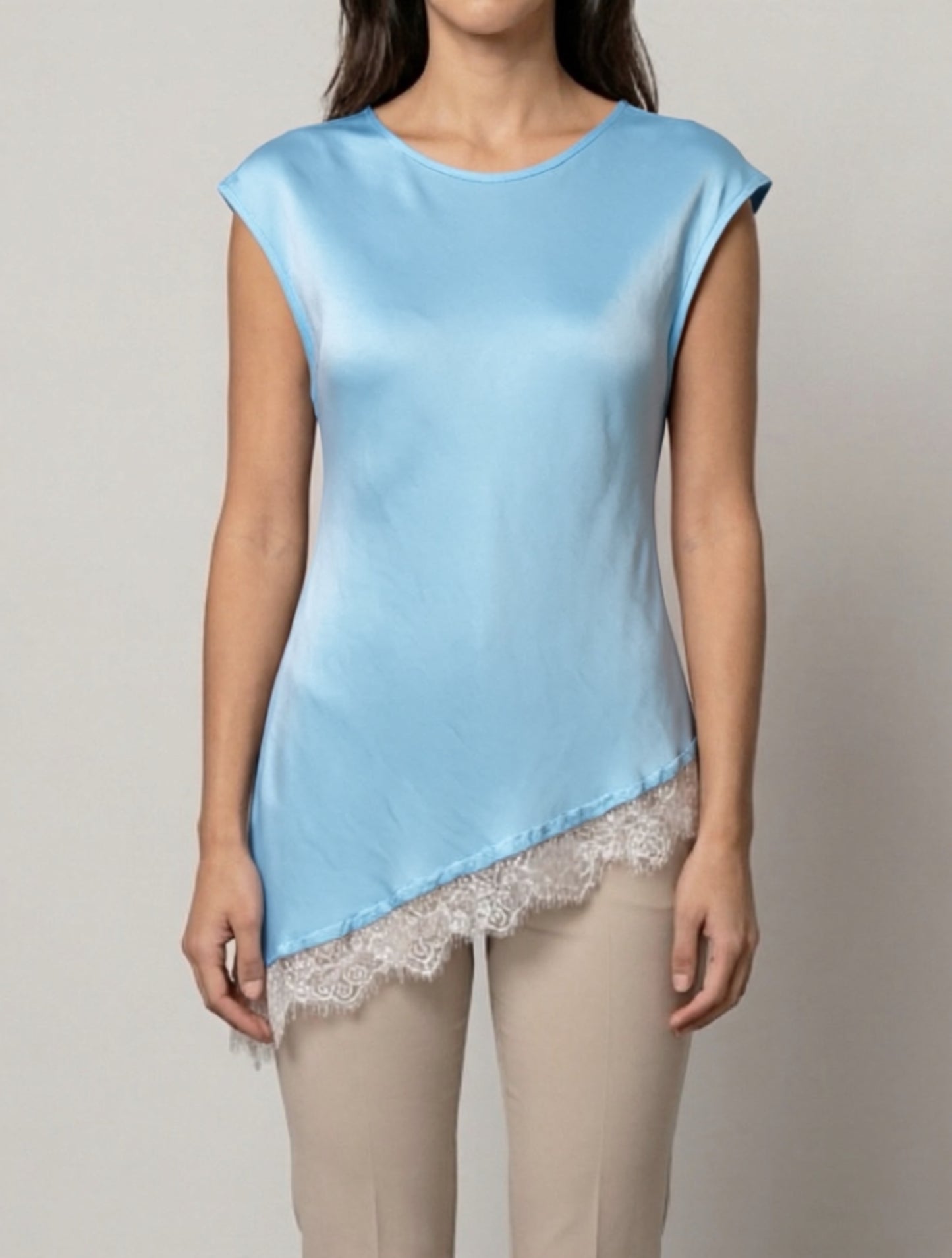 T-shirt raso con pizzo
