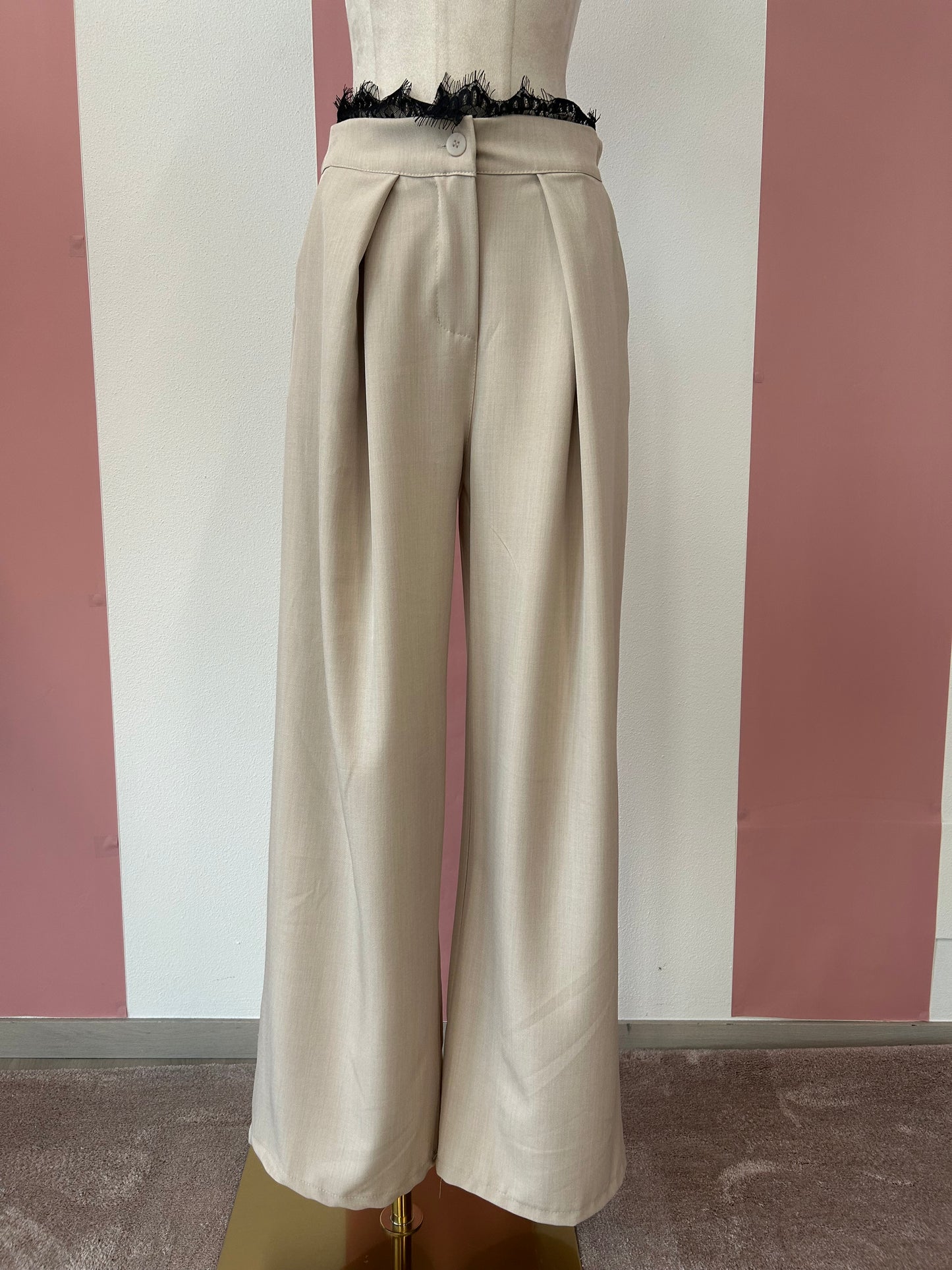 Pantaloni N 20