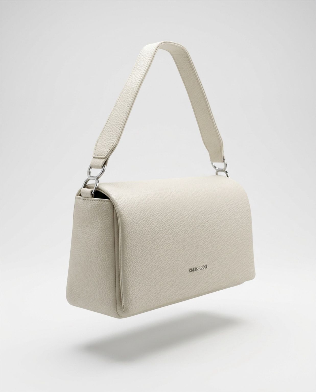 Borsa a spalla e scritta argento