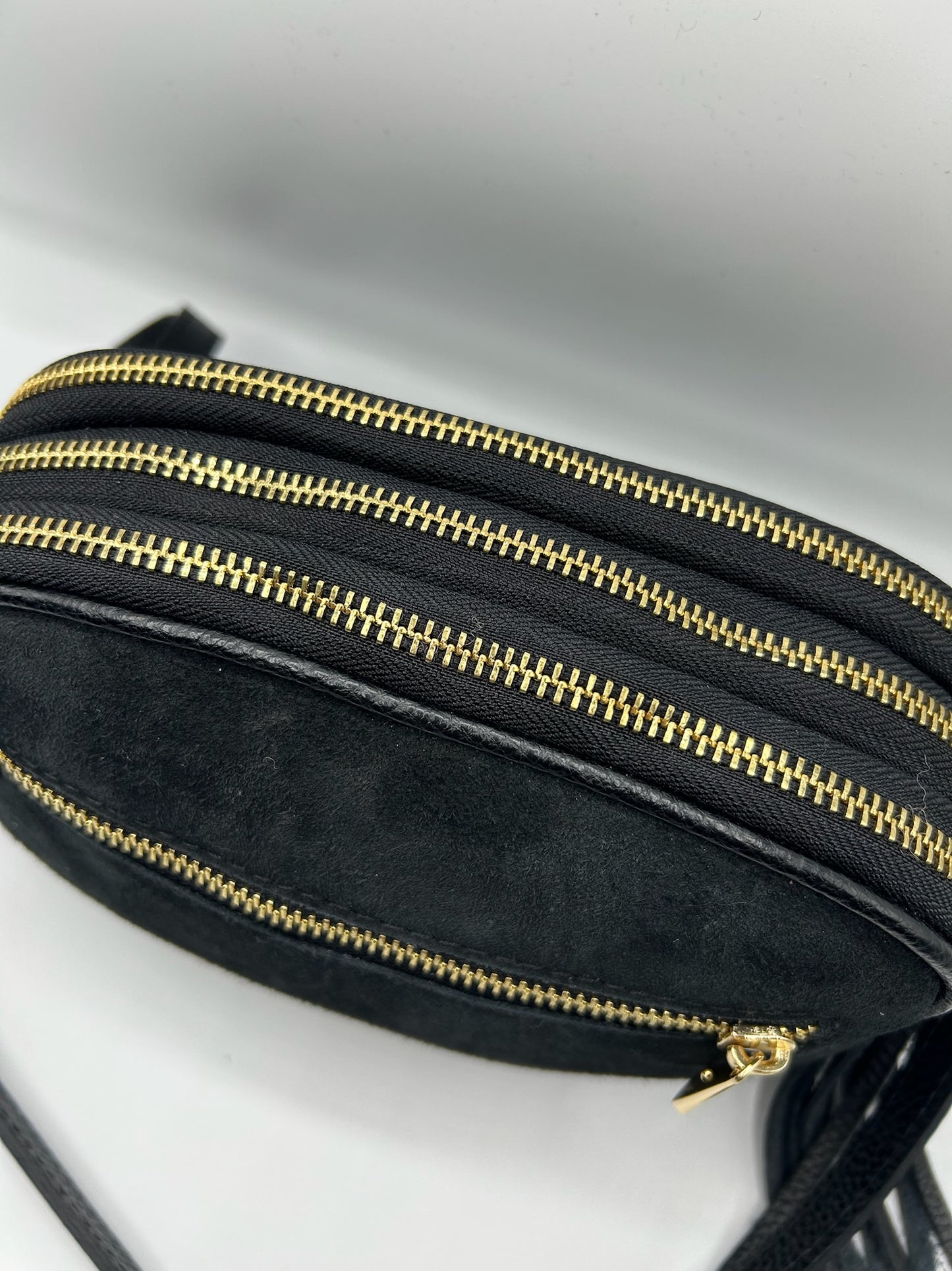 Borsa tracolla scamosciata