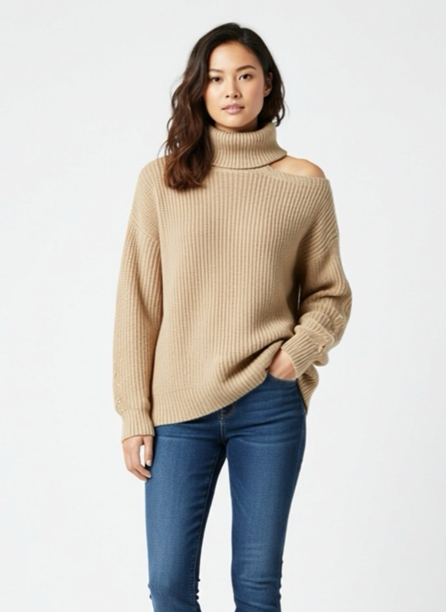 Maglione dolcevita buco spalla