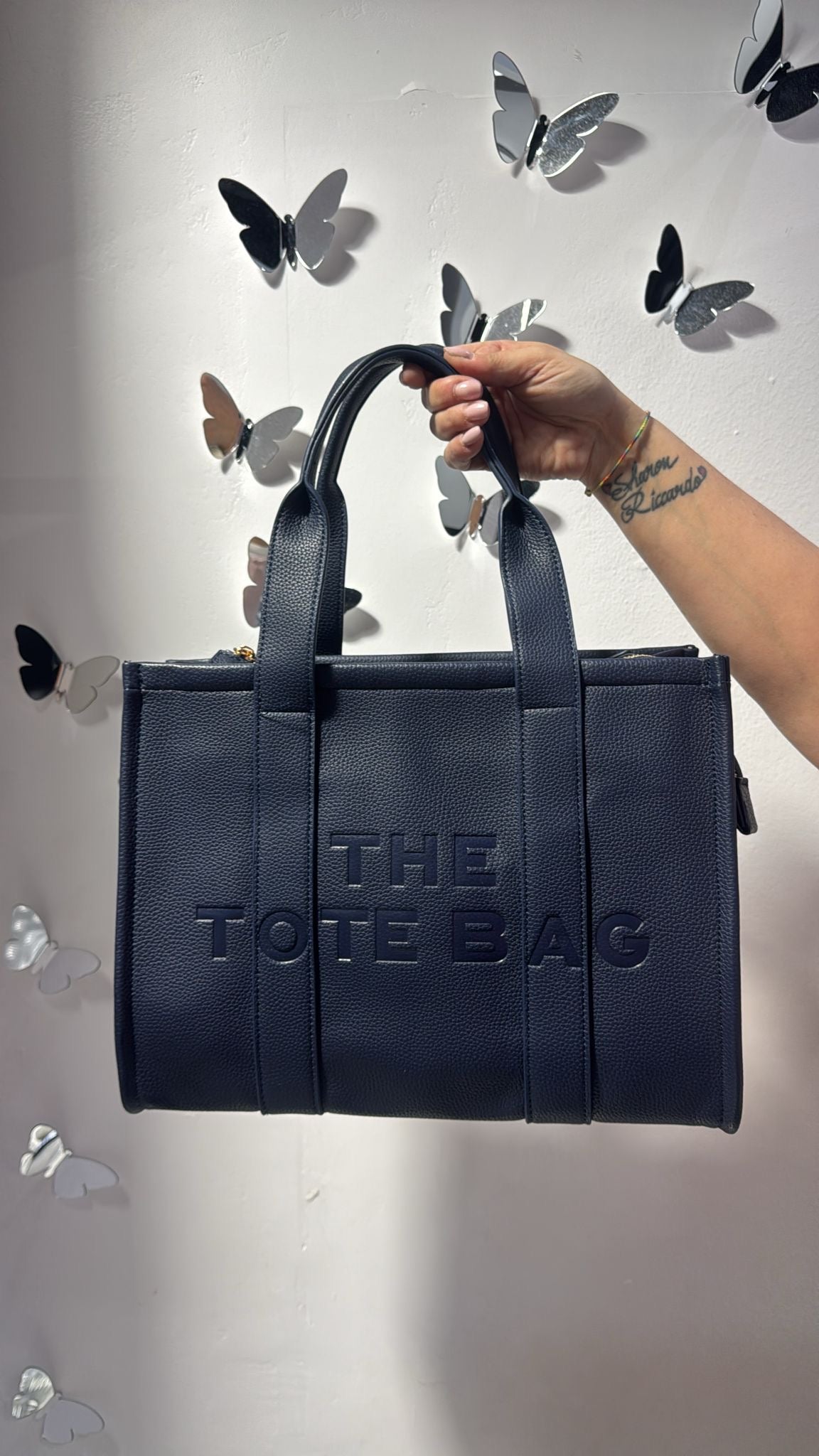 The tote bag media